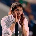  ??  ?? Grida Antonio Conte, 51 anni, tecnico dell’Inter. Ha giocato nella Juve dal 1991 al 2004