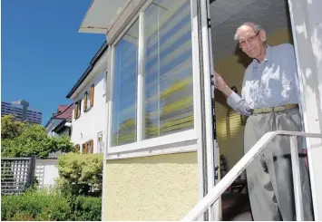 ?? Foto: Annette Zoepf ?? Adalbert Roth kennt jeden Winkel seines Hauses im Spickel. Seit 90 Jahren lebt er hier und möchte auch weiterhin dort blei ben.