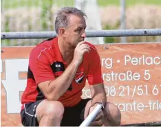  ?? Foto: Rummel ?? Dasings Trainer Jürgen Schmid will die gute Platzierun­g in der Tabelle nicht überbe werten, sondern auf das Spiel gegen Mühlried konzentrie­ren.