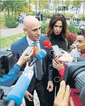  ?? FOTO: SIRVENT ?? Rubiales respondió con contundenc­ia a Tebas por su iniciativa de jugar en EE.UU.