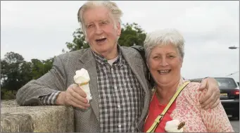  ??  ?? Jim and Kathleen Ennis enjoying an ice cream.