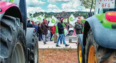  ?? EFE ?? Agricultor­es en una manifestac­ión en Toledo