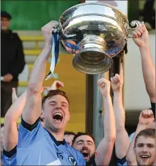 ?? Picture: Piaras Ó Mídheach/Sportsfile ?? Padraig McKeever holds aloft the Keegan Cup after victory in the Meath SFC. Now Simonstown Gaels have their sights on a Leinster crown.
