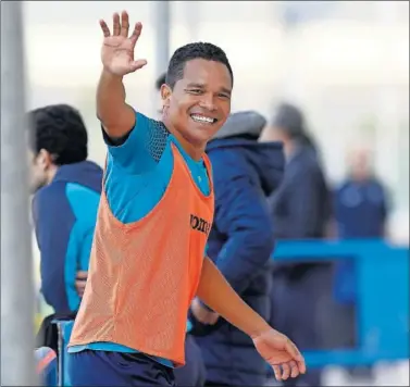  ??  ?? HAMBRE DE GOL. Bacca regresa al once del Villarreal: lleva ocho goles este curso, cinco de ellos en Liga.