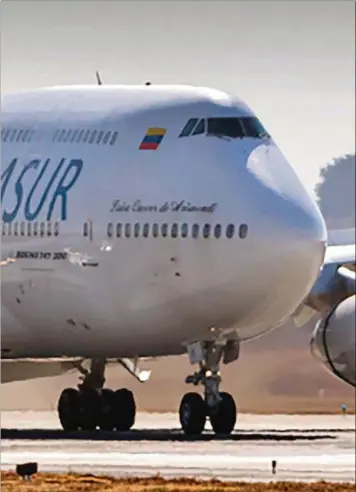  ?? ?? EL AVIÓN. El Boeing 747 está retenido en Ezeiza desde el 8 de junio; su tripulació­n no puede salir de Argentina.