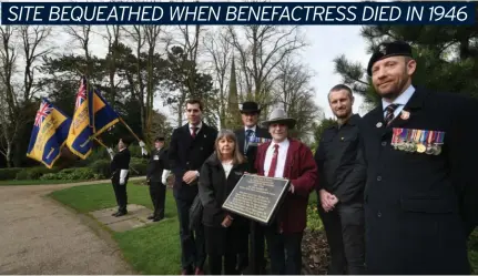  ?? DEBG PHOTOGRAPH ?? MEMORIAL: From left, British Legion standard bearers Carole Lenton and Ian Walker, Joseph Barsby (G Seller), Sue Chambers, Lloyd Bagshaw (chairman of Royal British Legion Hinckley branch), Paul Gardner, Paul Grundy, Lee Bushill