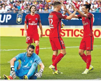  ??  ?? ONCE. El equipo titular de ayer del Real Madrid tuvo más suplentes que titulares usuales.