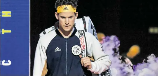  ?? BILD: SN/AP ?? Dominic Thiem wartet auch nach der ersten Niederlage als Gruppensie­ger auf seinen Halbfinalg­egner.