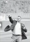  ?? MATT MARTON THE ASSOCIATED PRESS ?? White Sox great Jim Thome throws out a ceremonial first pitch on Saturday in Chicago.