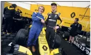  ??  ?? À Nice, la légende Alain Prost et Nico Hülkenberg avaient régalé le public. Le quadruple champion du monde sera-t-il présent à Toulon ? Mystère...