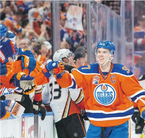  ?? AMBER BRACKEN / POSTMEDIA ?? Edmonton Oilers teen star Connor McDavid will soon become the NHL’s highest-paid player, with one report suggesting he will soon sign an eight-year contract worth US$13.25 million annually.