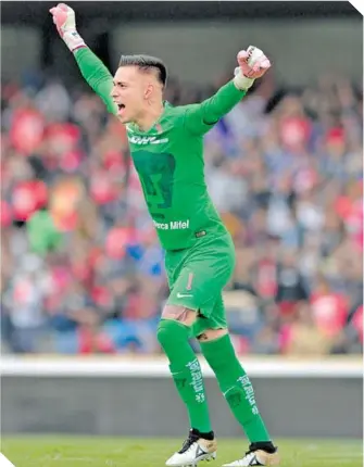  ?? / FOTOS: OSWALDO FIGUEROA ?? El “Pollo” Saldívar celebra la reacción de sus compañeros.