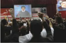  ?? ANWAR AMRO AGENCE FRANCE-PRESSE ?? Une foule était réunie à Beyrouth pour écouter la diffusion de l’allocution du chef du Hezbollah, Hassan Nasrallah.