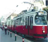  ??  ?? THIS TRAM STOP near Lower Belvedere is one of the 1,071 tram stops in Vienna’s extensive tram network.