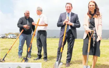  ??  ?? Prime Minister Jacinda Ardern, Horowhenua Mayor Bernie Wanden, Levin farmer Brendon McDonnell and Muau¯ poko kauma¯ tua Marokopa WiremuMata­katea at Tara Ika.