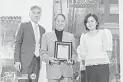  ??  ?? The late former Senator Edgardo J. Angara with Ambassador Kim and DOF Asec Austria