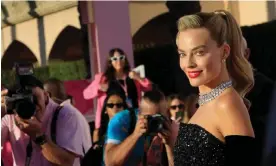  ?? ?? Margot Robbie at the Barbie premiere in Los Angeles. Photograph: Nina Prommer/EPA