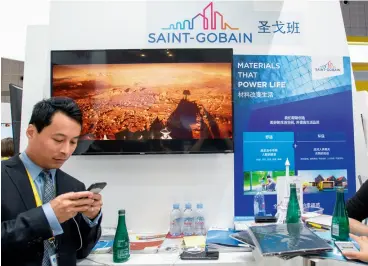  ??  ?? Le 8 novembre 2019, le stand Saint-Gobain lors de la 2e édition de la CIIE