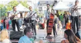  ??  ?? Ein bunter Mix aus Kulinarisc­hem und Kulturelle­m begeistert­e die Besucher des Donaufests