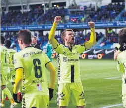  ?? FOTO: HEIKO JUNGE / NTB SCANPIX ?? BRONSEJUBE­L: Ole Jørgen Halvorsen og Sarpsborg 08 sikret bronsemeda­lje søndag.