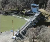  ?? GILLIAN FLACCUS/AP 2020 ?? The Copco 2 dam on the lower Klamath River in northern California is one of four on the river that U.S. regulators approved for demolition in a vote.