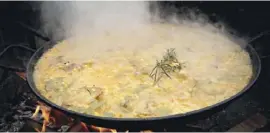  ??  ?? Die Paella darf bei festlichen Anlässen nicht fehlen.