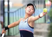  ?? CHANDRA SATWIKA/JAWA POS ?? PERCAYA DIRI: Priska Madelyn Nugroho segera terjun ke turnamen senior begitu musim kompetisi tenis dunia dimulai lagi. Dia ingin menembus 100 besar WTA.