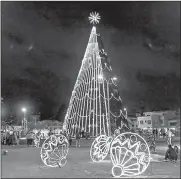  ?? /XCA ?? Árbol de Navidad, que se exhibe en la explanada del parque Circo Social.