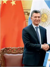  ?? Cnsphoto ?? 17 de mayo de 2017. Los presidente­s de China, Xi Jinping, y de Argentina, Mauricio Macri, se reúnen en el Gran Palacio del Pueblo, en Beijing.