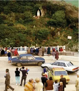  ??  ?? Pilgrimage: Crowds gather at the Ballinspit­tle grotto in 1985
