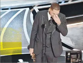  ?? Foto Afp ?? Will Smith al recibir el premio al Mejor Actor por King Richard en la 94 entrega de los Óscar en el Dolby Theatre de Hollywood.