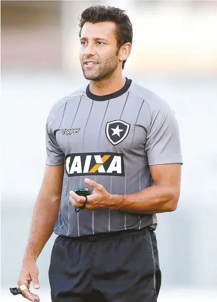  ?? VÍTOR SILVA / SS PRESS / BOTAFOGO ?? O técnico Alberto Valentim comemora a boa fase: ‘É o melhor momento, não só meu, mas nosso’