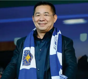  ??  ?? Leicester City owner Vichai Srivaddhan­aprabha celebratin­g the club’s 2015/16 premier league win. Vichai died tragically when his helicopter crashed outside the club’s King Power Stadium on Saturday. Photo: Asia Sentinel