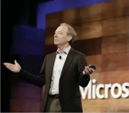  ?? FOTO AFP ?? Microsoft-voorzitter Brad Smith: “Het is duidelijk dat democratie­ën over de hele wereld worden aangevalle­n door hackers.”