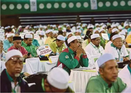  ?? PIC BY GHAZALI KORI ?? Delegates at the 64th Pas Muktamar in Gong Badak, Kuala Nerus, yesterday.