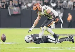  ?? DAVID BECKER/AP ?? Quarterbac­k Derek Carr and the Raiders will look to end a three-game skid when they face the Cowboys on Thanksgivi­ng. Each team playing Thursday lost last week.