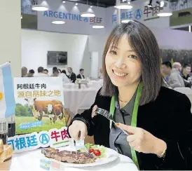  ?? ?? Influencer­s. En China promociona­ron la carne antemillon­es de fans.