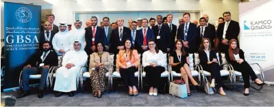  ??  ?? KUWAIT: A group photograph of the debt capital market conference in Kuwait.