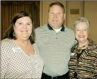  ??  ?? Sandi and Mike Elliott with Susan Dunn