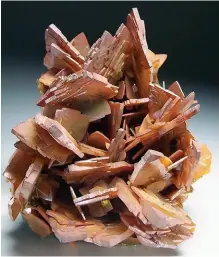  ?? BOB JONES ?? Dick Bideaux and Dick Jones mined huge quantities of wulfenite at the Defiance mine in the 1950s.