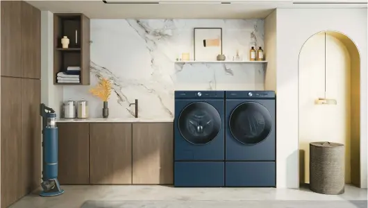  ?? SAMSUNG ?? No longer restricted to a set of basic white appliances, homeowners and designers can add color to the laundry zone in a new and attractive way.