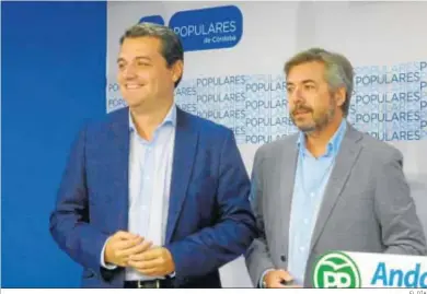  ?? EL DÍA ?? José María Bellido y Miguel Ángel Torrico, ayer, en la sede del PP.