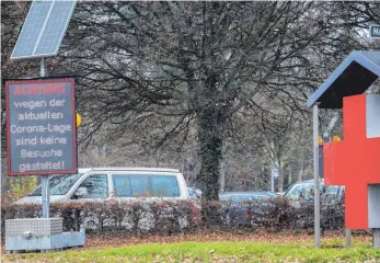  ?? FOTO: SCHÄFER ?? Patienten im Häfler Klinikum dürfen derzeit keinen Besuch empfangen – eine Situation, die belastend sein kann.