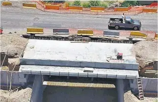  ??  ?? Puentes. El ministro de Obras Públicas dio a conocer que, junto FOMILENIO II, trabajan en tres puentes para mejorar la conectivid­ad del país.