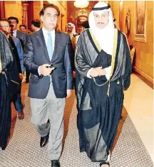  ??  ?? KUWAIT: National Assembly Speaker of Pakistan Sardar Ayaz Sadiq and his accompanyi­ng delegation left Kuwait yesterday, concluding an official visit to the country. He was seen off by the National Assembly Speaker Marzouq Al-Ghanem and a number of...