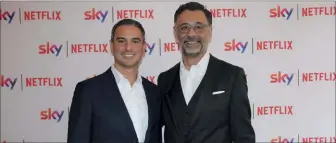  ??  ?? René Rummel-Mergeryan, Director Business Developmen­t von Netflix und Marcello Maggioni, Chief Commercial Officer von Sky bei der Vorstellun­g der neuen Streaming-Apps bei Sky Q in München