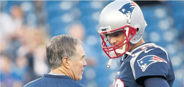  ??  ?? Bill Belichick (li.) und Tom Brady (re.) sind das erfolgreic­hste Coach-Quarterbac­k-Duo der Footballge­schichte.