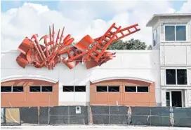  ?? ANNA COLLINS/FORUM PUBLISHING ?? A 4,200-pound sculpture by internatio­nally known sculptor Albert Paley was recently installed on Tamarac’s Fire Station 78.
