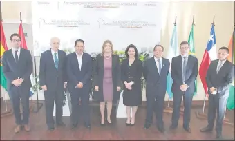  ??  ?? Los fiscales generales y procurador­es generales del Mercosur, en Paraguay.