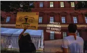  ?? GEMUNU AMARASINGH­E — THE ASSOCIATED PRESS FILE ?? Abortion-rights protesters demonstrat­e during an event sponsored by Susan B. Anthony Pro Life America at the National Building Museum in Washington on Sept. 13.